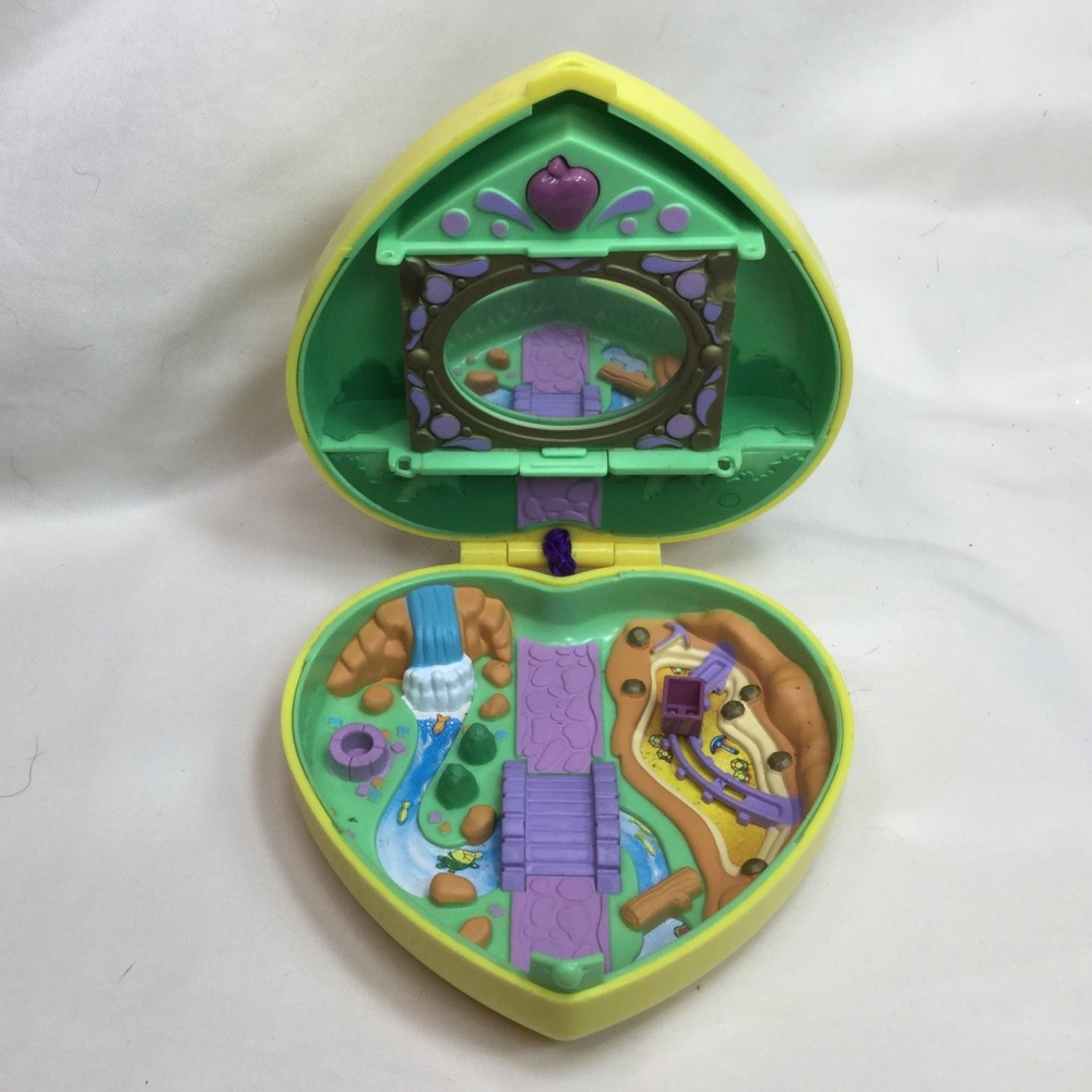 Vintage 1994 My Little Fairy Tales Snow White Compact